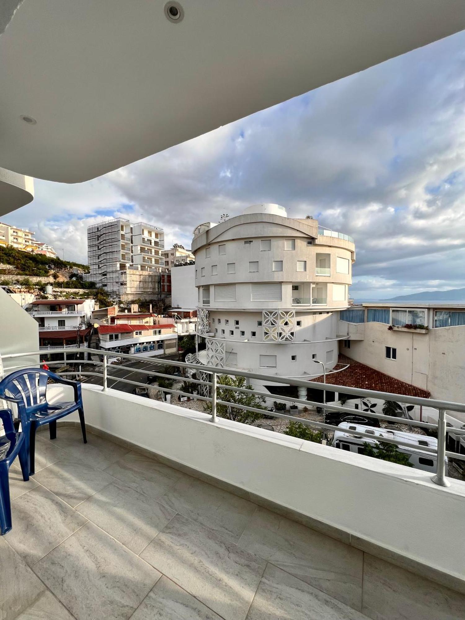 Gjoka Apartments, In Front Of Bougainville Bay Sarande Exterior photo