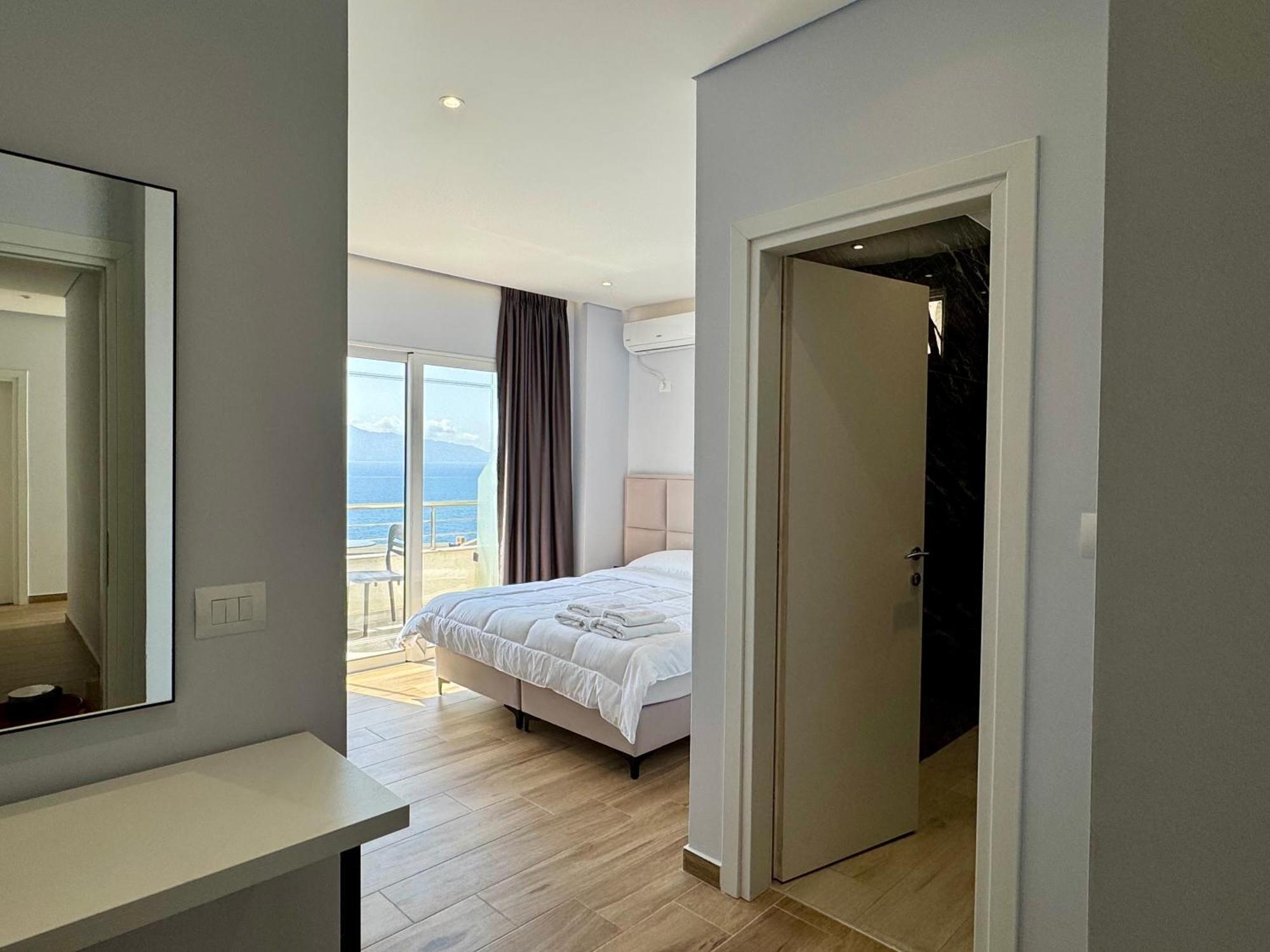 Gjoka Apartments, In Front Of Bougainville Bay Sarande Exterior photo