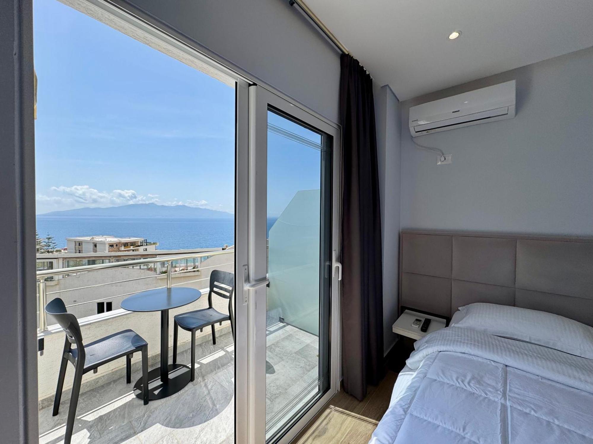 Gjoka Apartments, In Front Of Bougainville Bay Sarande Exterior photo